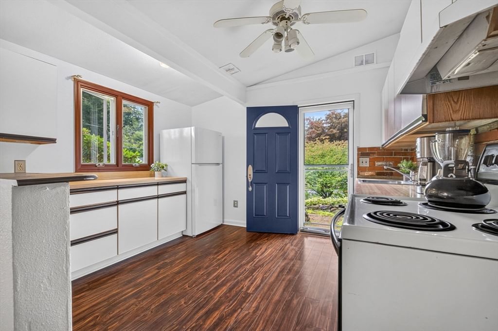 6 Fernbrook Rd Northborough — Photo 9 of 26