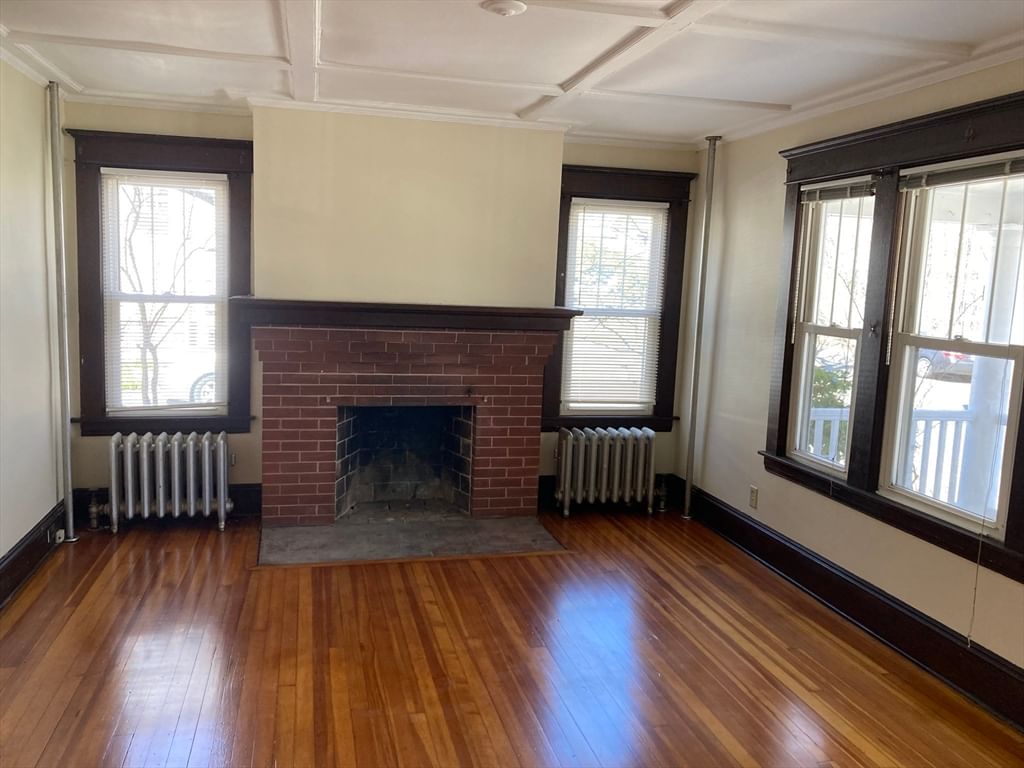 10-12 Dewey Ct Northampton — Photo 10 of 25