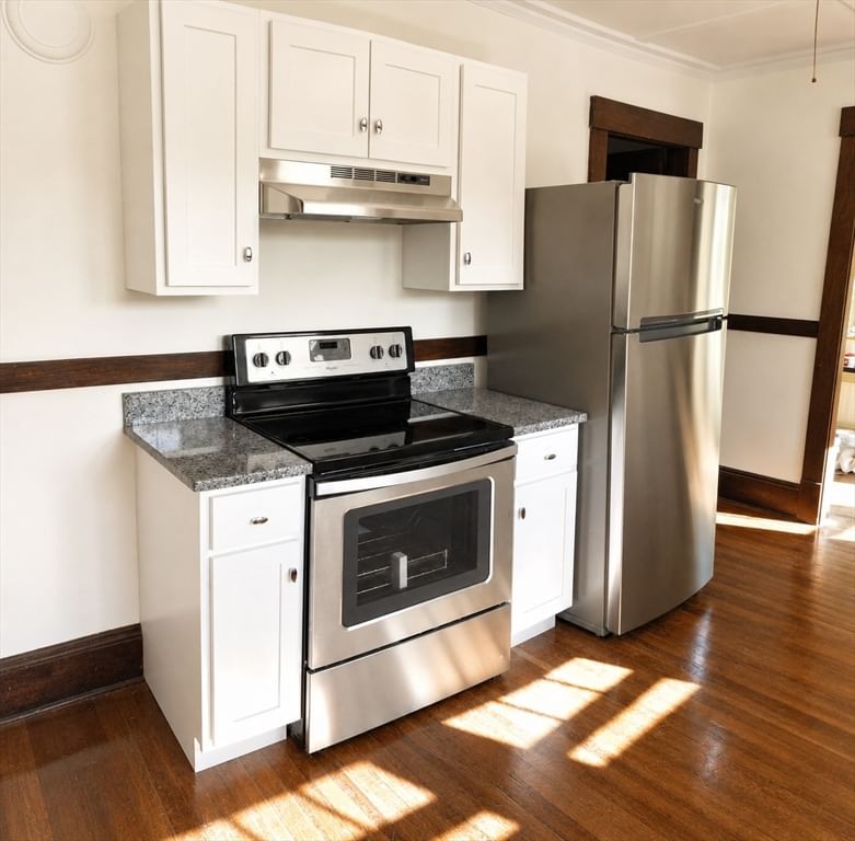 10-12 Dewey Ct Northampton — Photo 6 of 25