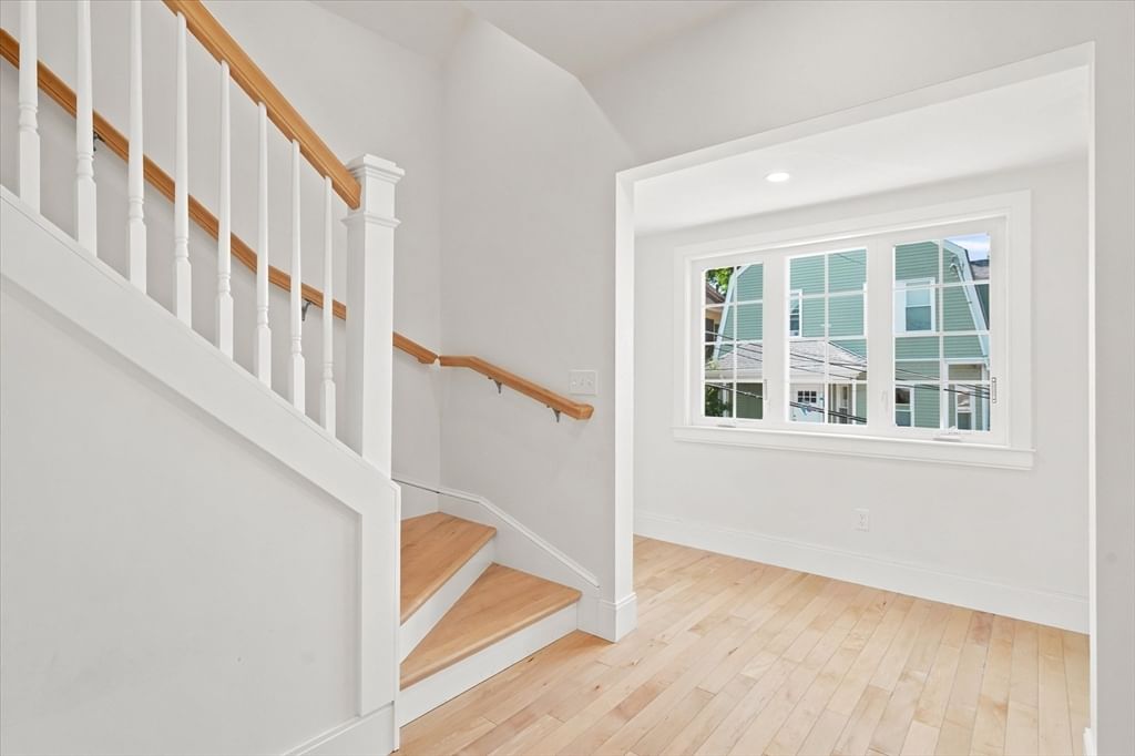 8 Leyden Ave #8 Medford — Photo 17 of 40