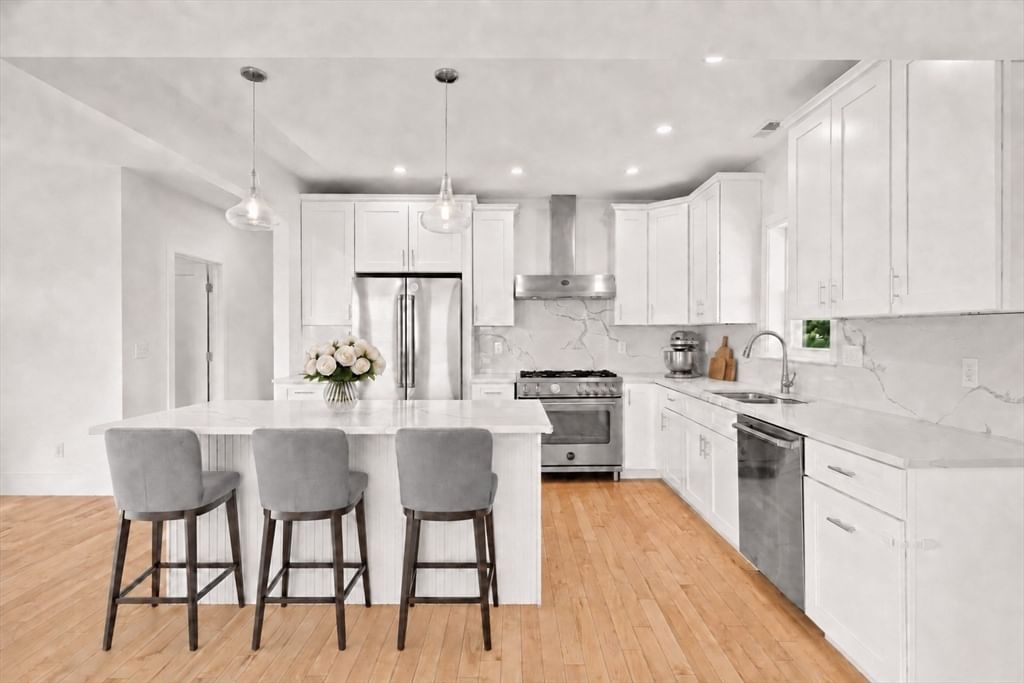 8 Leyden Ave #8 Medford — Photo 4 of 40