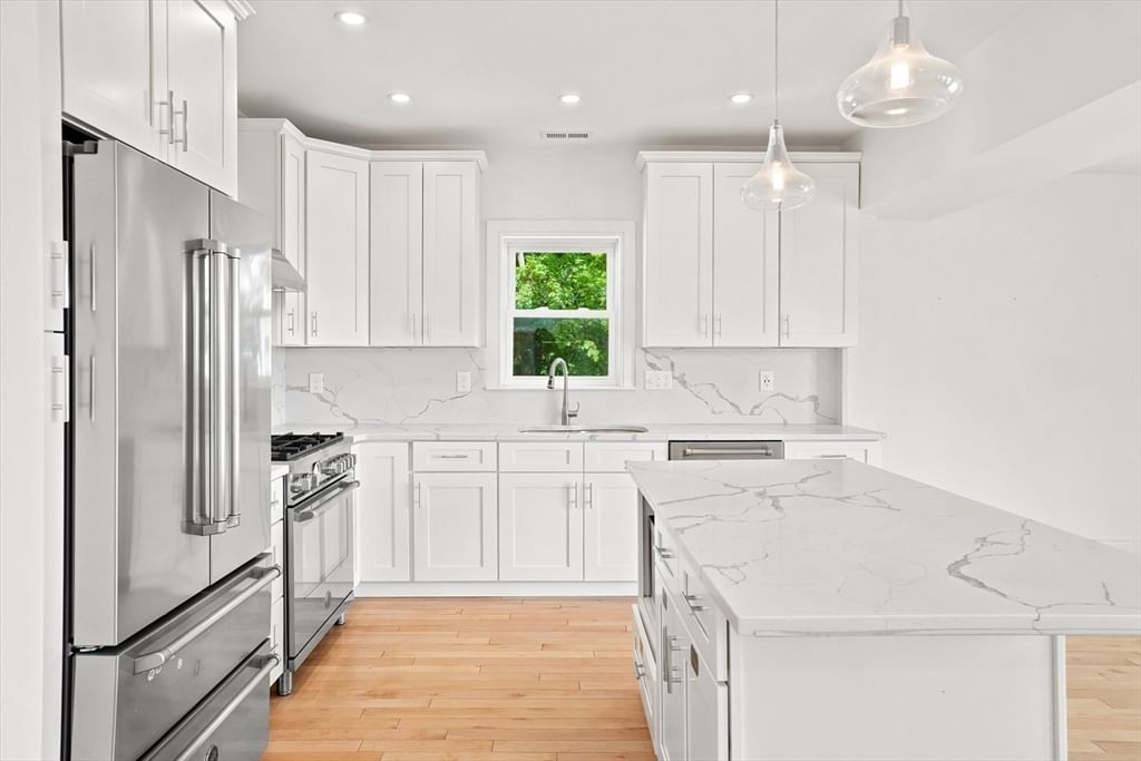 8 Leyden Ave #8 Medford — Photo 5 of 40