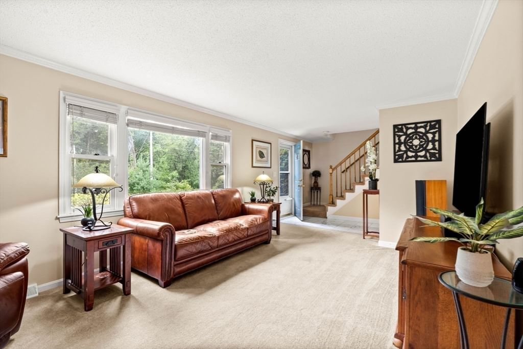 82 Keystone Ln Billerica — Photo 16 of 31