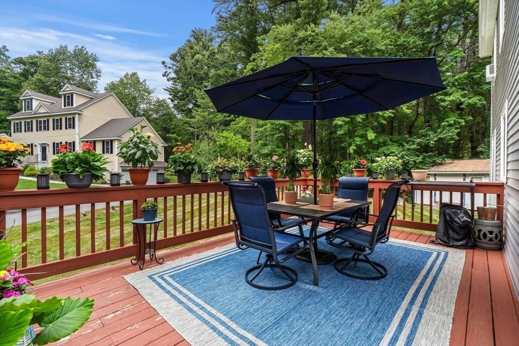 82 Keystone Ln Billerica — Photo 7 of 31