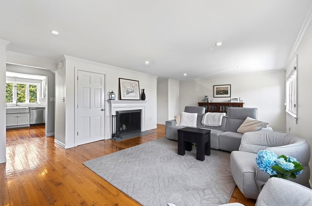 2 Mariners Ln Marblehead — Photo 10 of 28