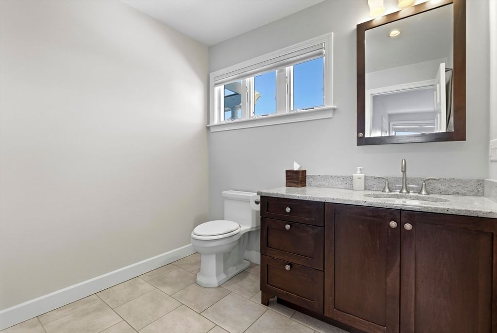 2 Mariners Ln Marblehead — Photo 17 of 28