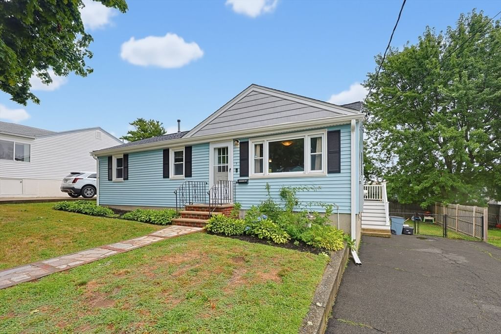 Property at 7 Haskell Pl, Peabody, MA 01960