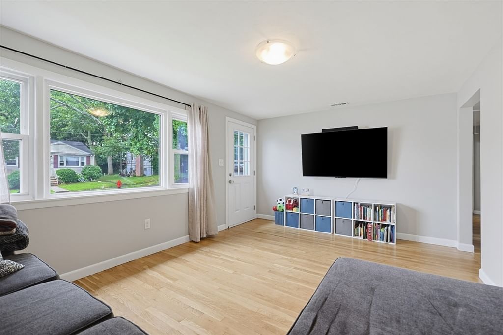 7 Haskell Pl Peabody — Photo 5 of 34