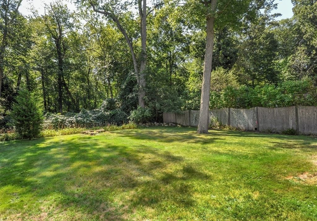 66 Ferncroft Rd Milton — Photo 21 of 28