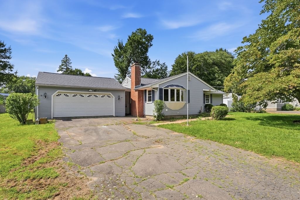 60 S West St Agawam — Photo 2 of 28