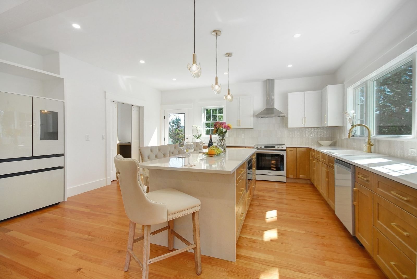 32 Hickory Cliff Rd Newton — Photo 4 of 42