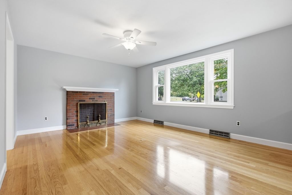 203 Hobart St, Braintree, MA 02184 photo 3