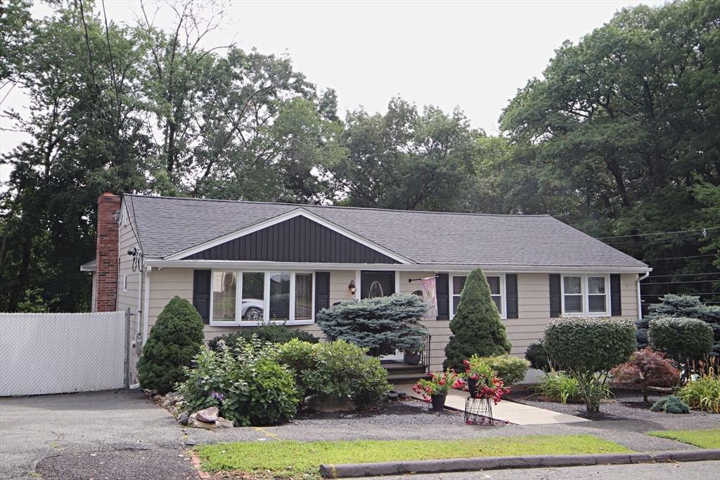 1 Biscayne Ave. Saugus — Photo 2 of 42