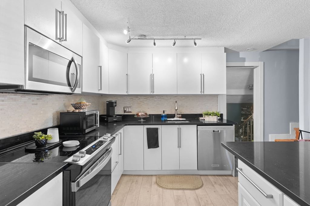 228 N Warren Ave Brockton — Photo 12 of 25