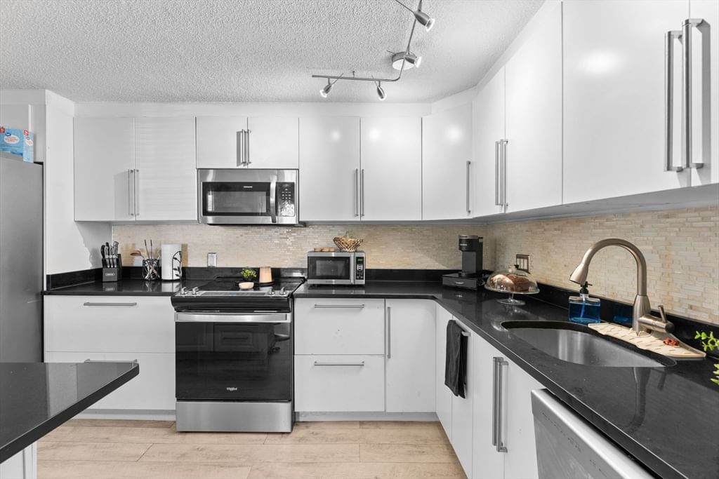 228 N Warren Ave Brockton — Photo 13 of 25