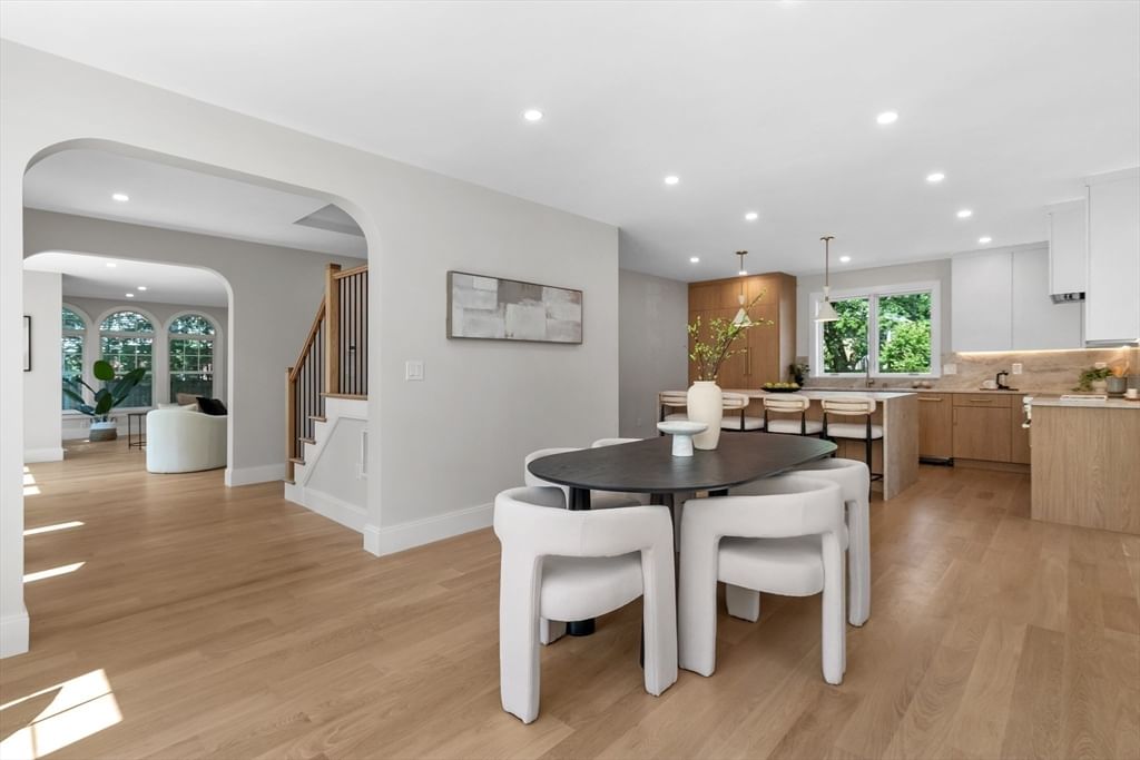 315 Crafts St Newton — Photo 10 of 33