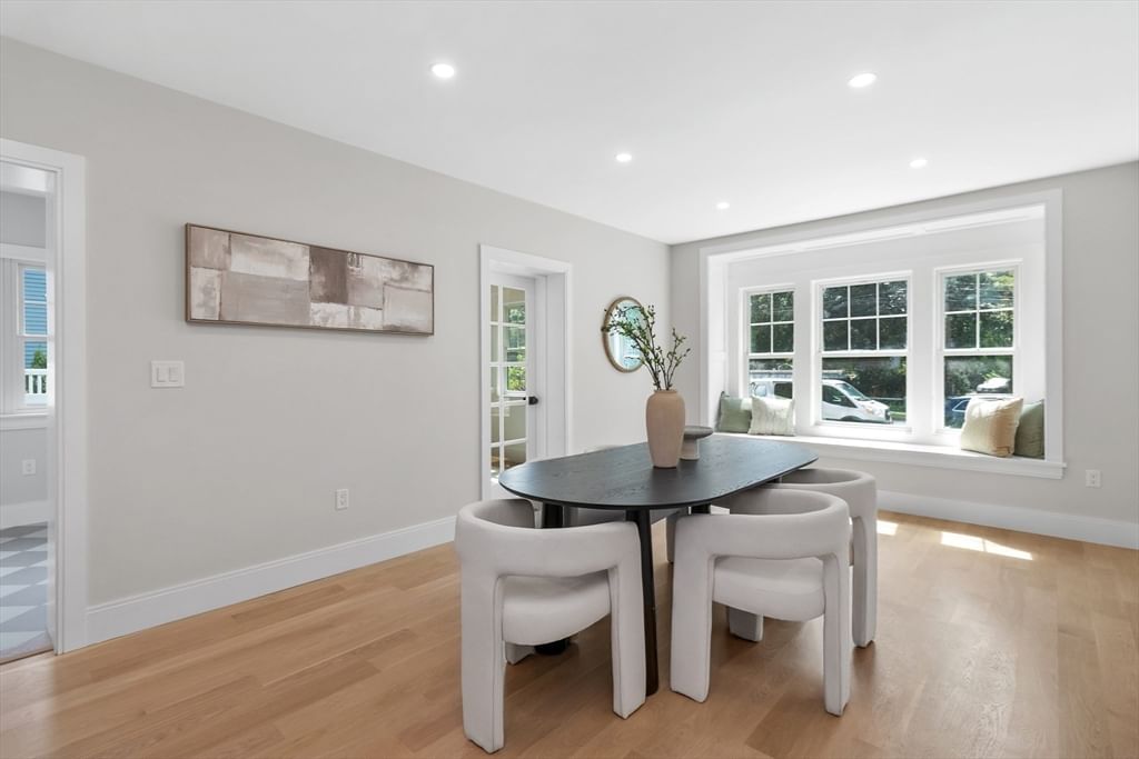 315 Crafts St Newton — Photo 11 of 33