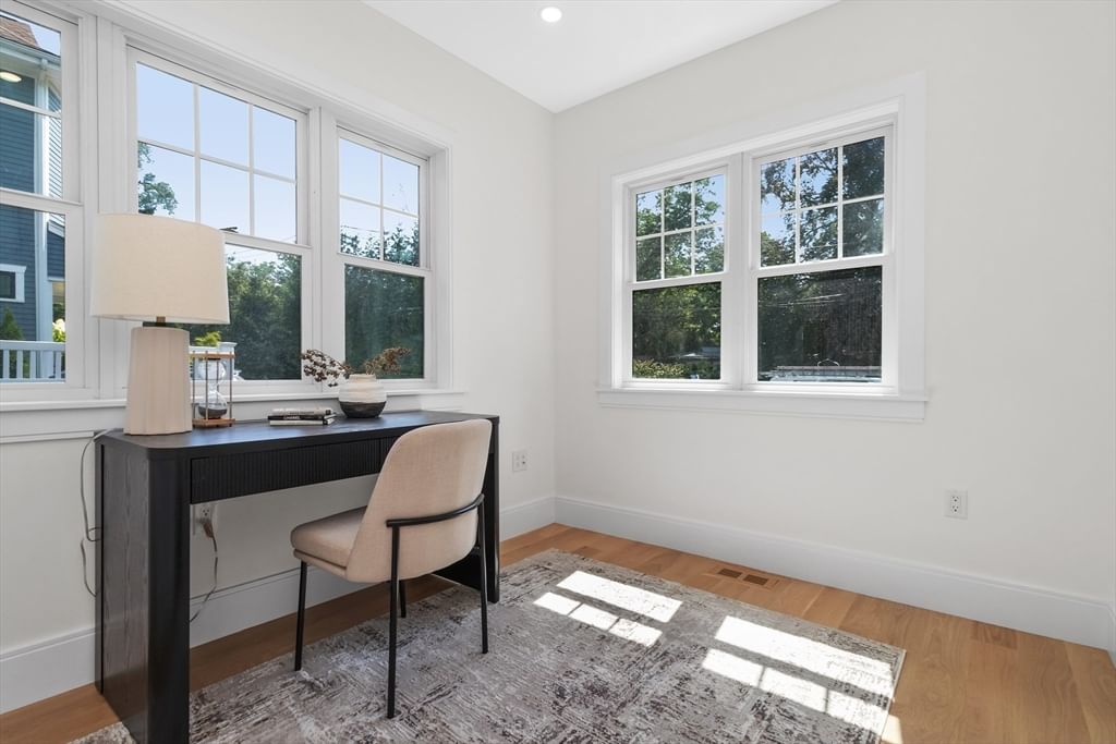 315 Crafts St Newton — Photo 12 of 33