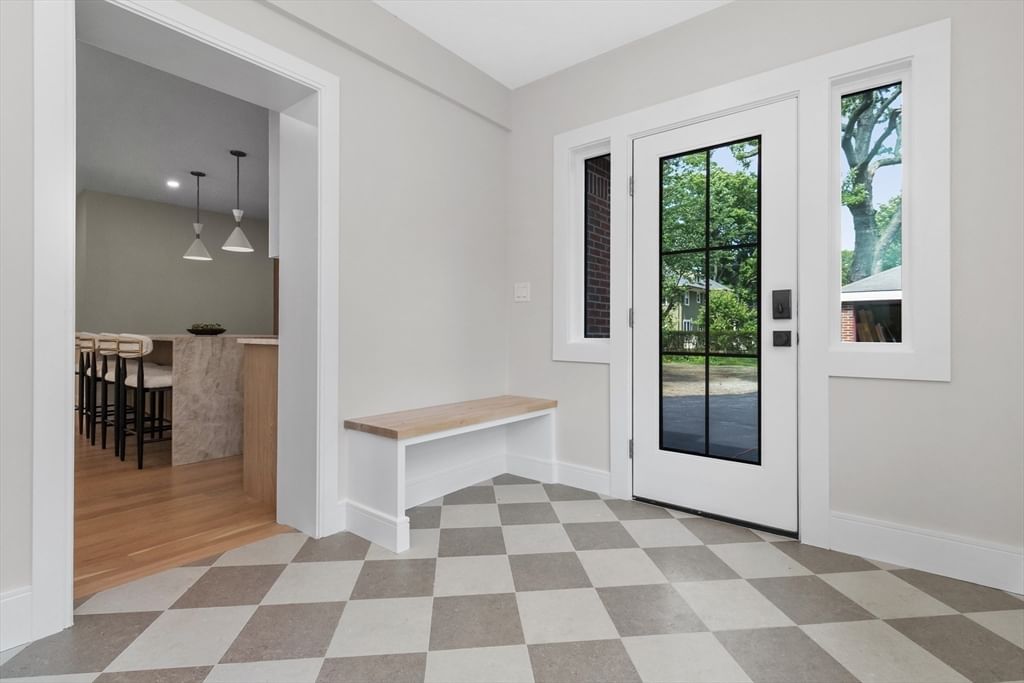 315 Crafts St Newton — Photo 13 of 33