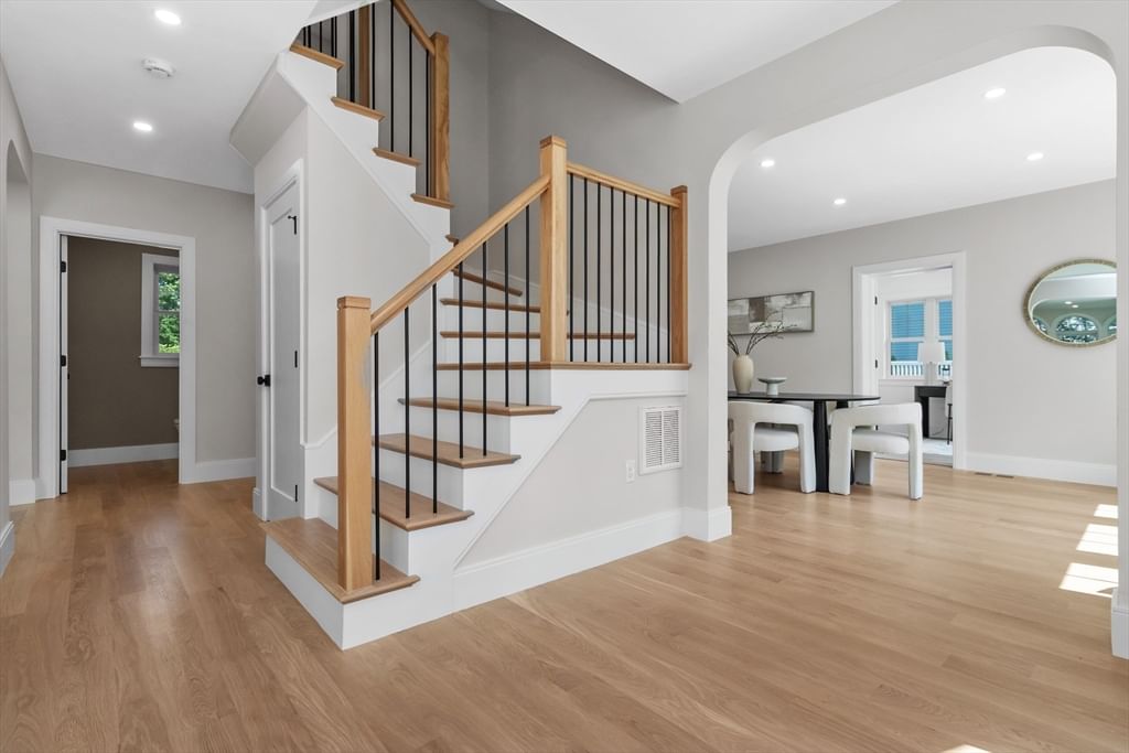315 Crafts St Newton — Photo 14 of 33