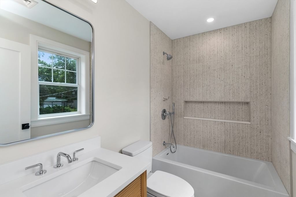 315 Crafts St Newton — Photo 20 of 33