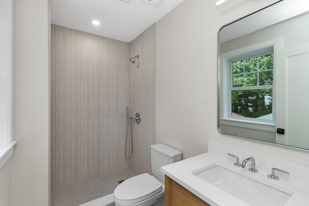 315 Crafts St Newton — Photo 22 of 33