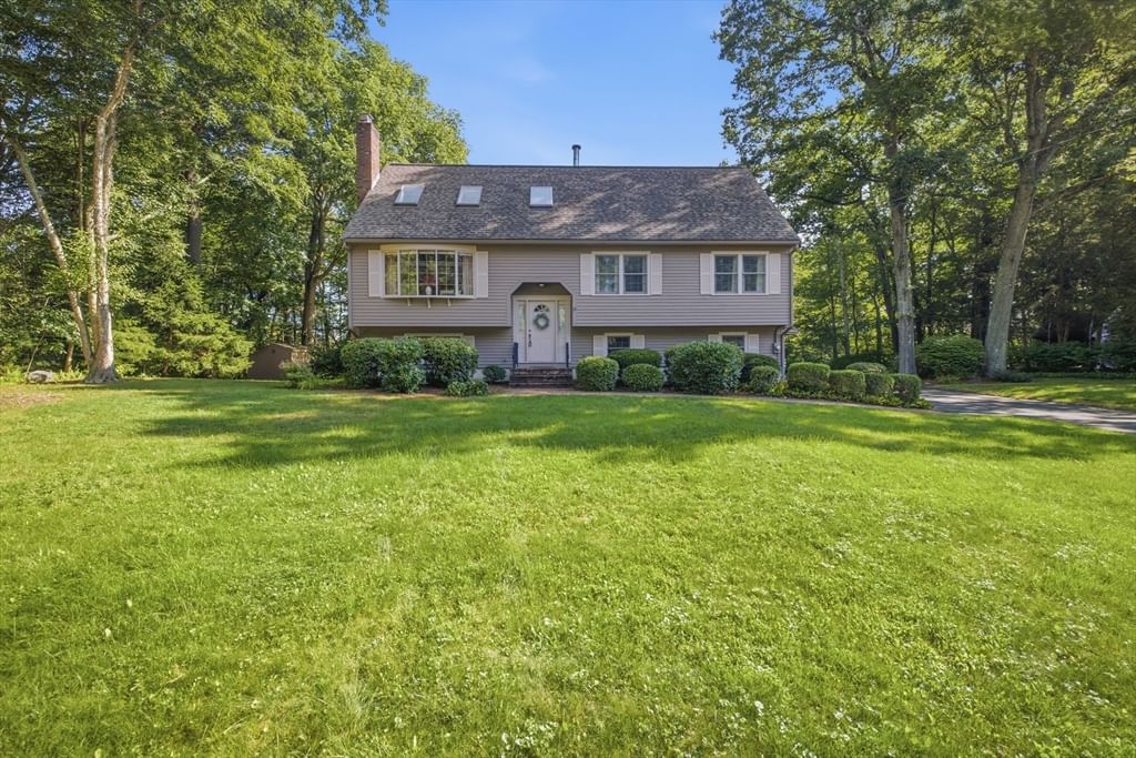 Property at 99 Overlook Dr, Raynham, MA 02767