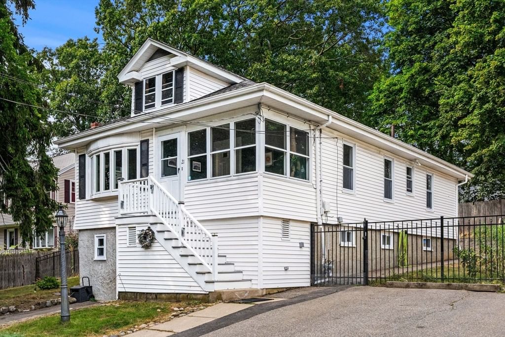 21 Evelyn Pl Quincy — Photo 2 of 32