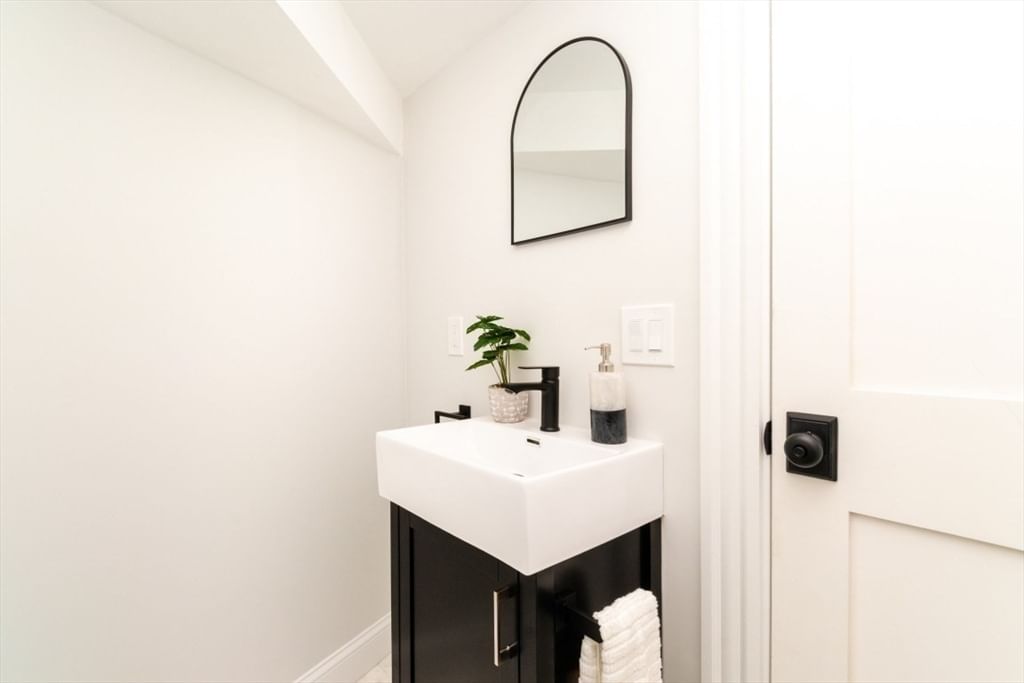 22 Bellevue St #1 Boston — Photo 17 of 35