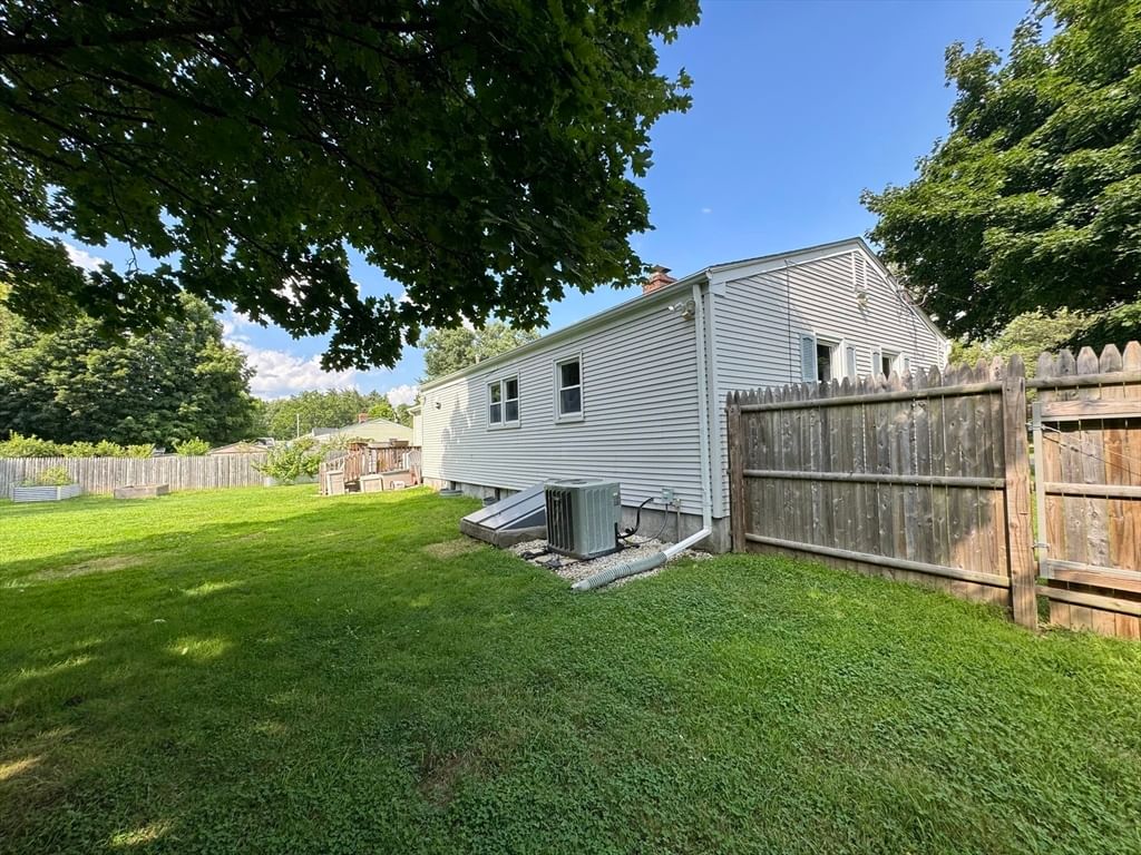 18 Cedar Oak Lane Hampden — Photo 3 of 23