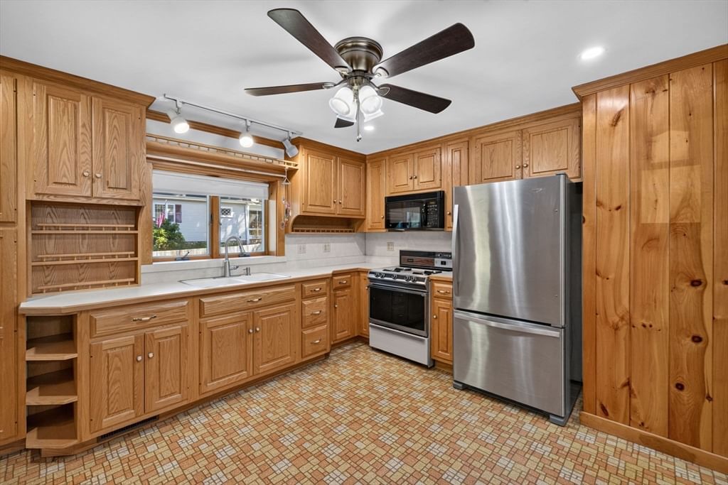 1 Vincent St Middleboro — Photo 13 of 38