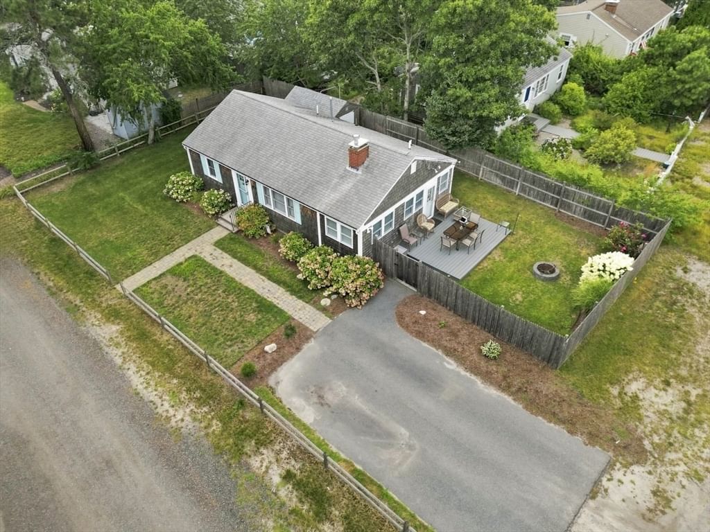 29 Lorree Lane Dennis — Photo 3 of 26