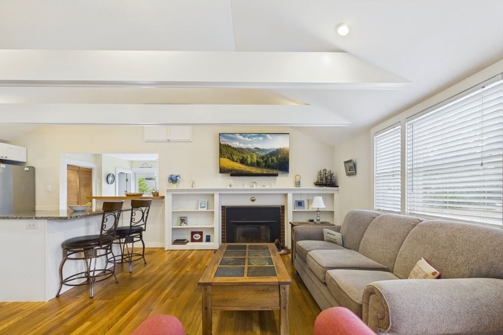 29 Lorree Lane Dennis — Photo 4 of 26