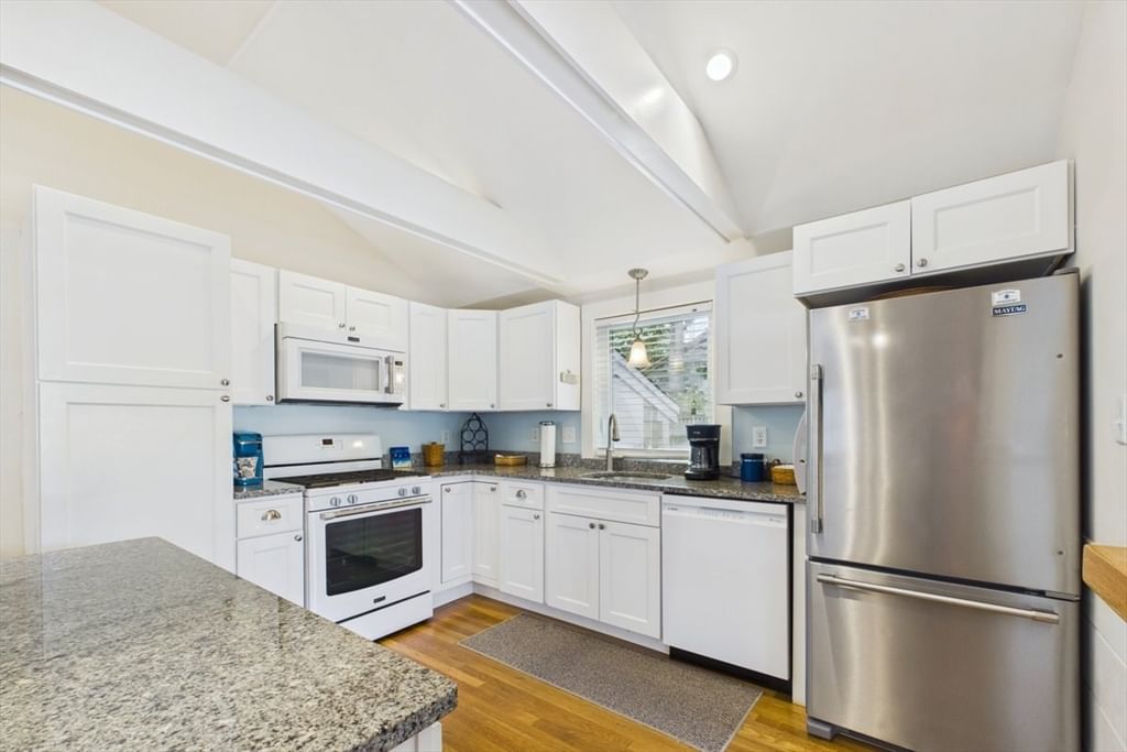 29 Lorree Lane Dennis — Photo 8 of 26