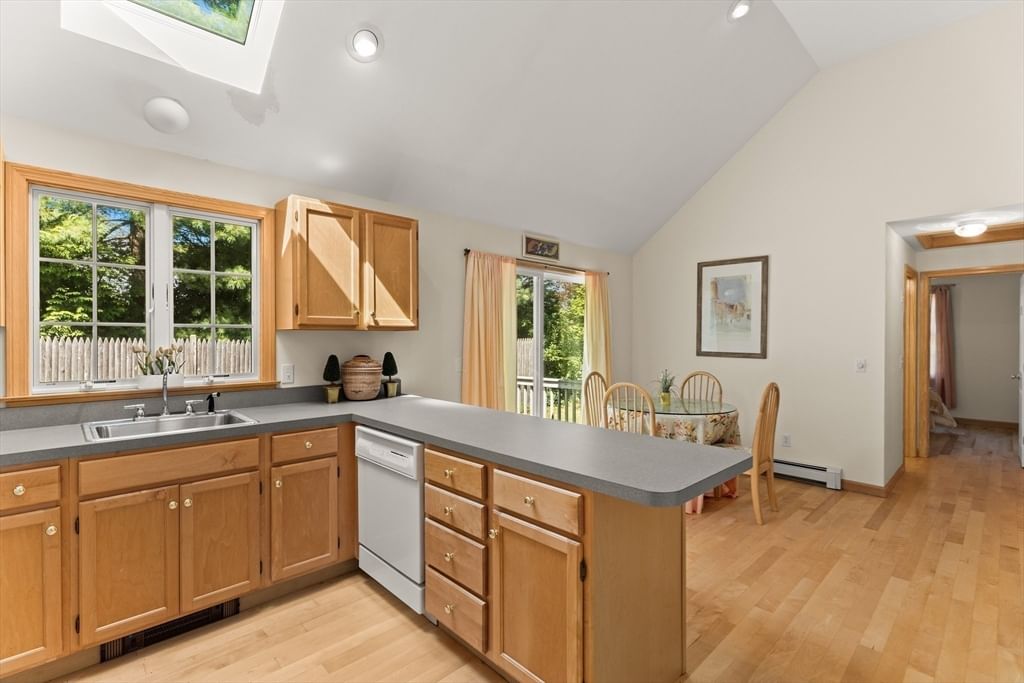 137 Wianno Circle Barnstable — Photo 11 of 39