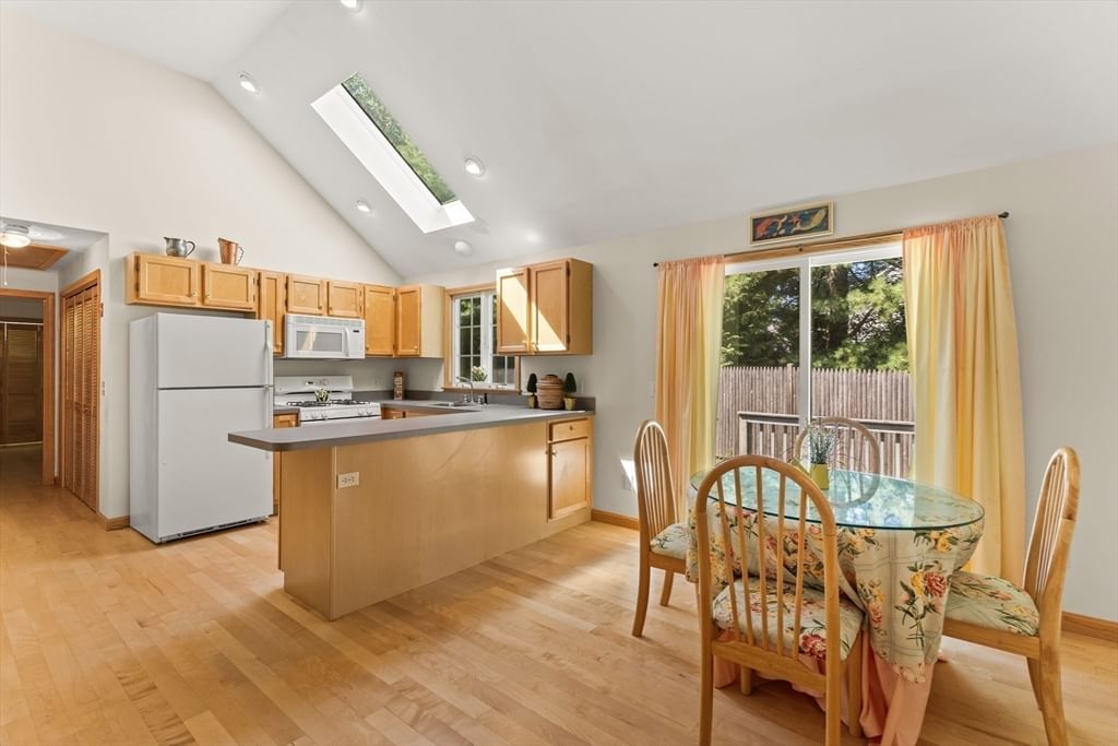 137 Wianno Circle Barnstable — Photo 14 of 39