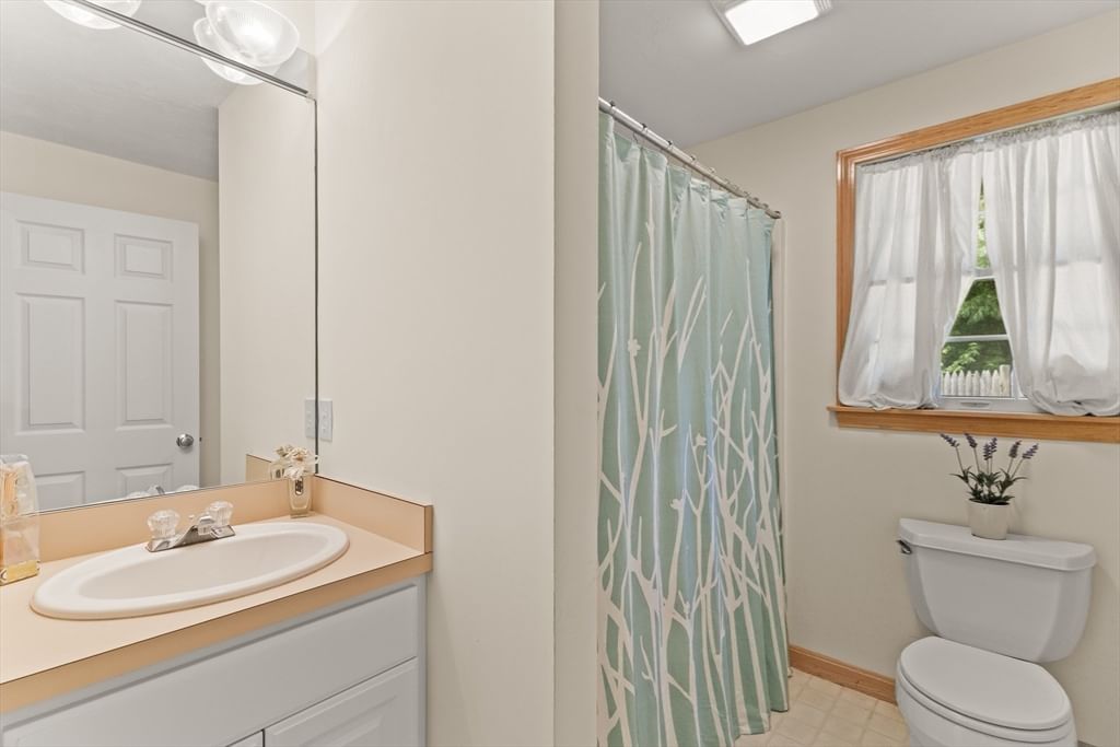 137 Wianno Circle Barnstable — Photo 18 of 39