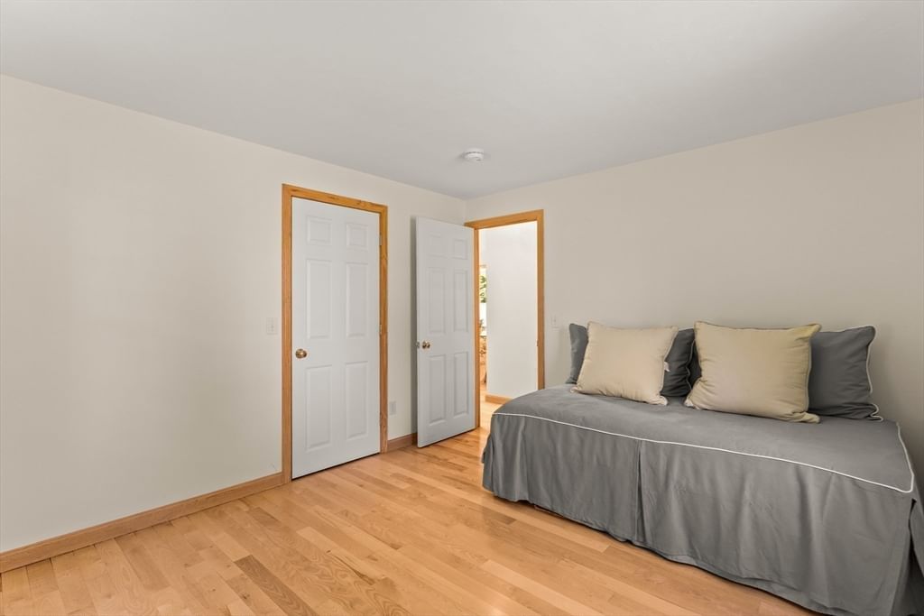 137 Wianno Circle Barnstable — Photo 20 of 39