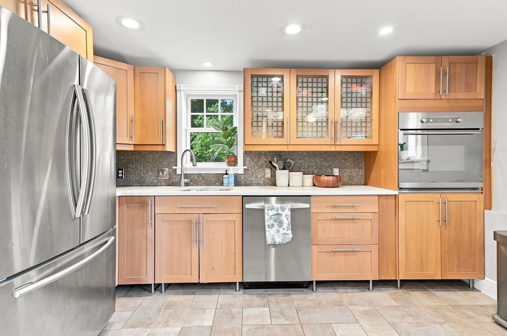 16 Wenham Street Danvers — Photo 12 of 39