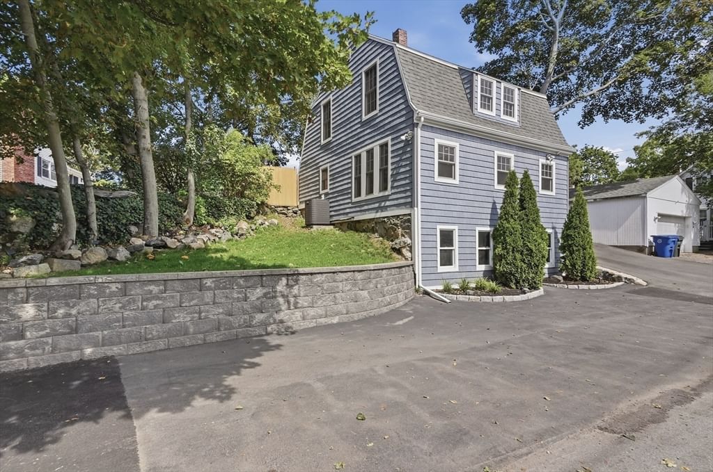 16 Wenham Street Danvers — Photo 2 of 39