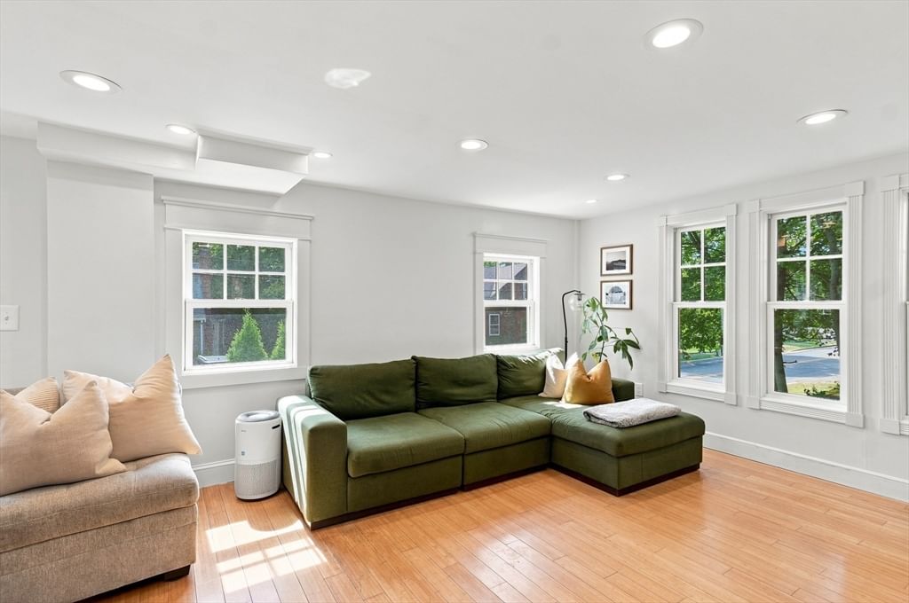 16 Wenham Street Danvers — Photo 8 of 39