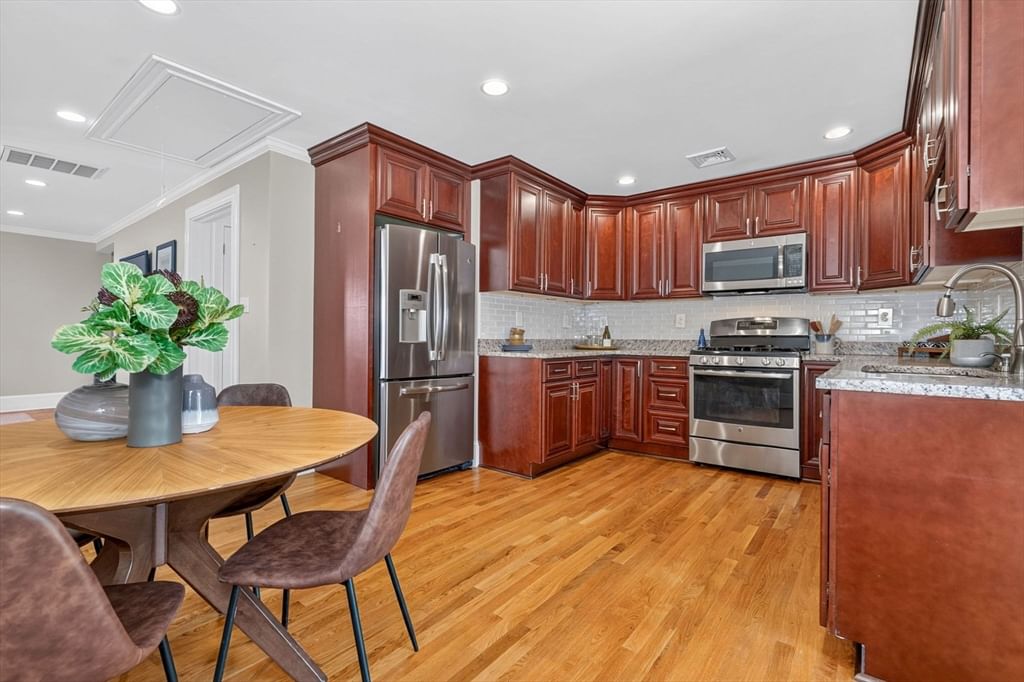201 College Ave #3 Somerville — Photo 4 of 29