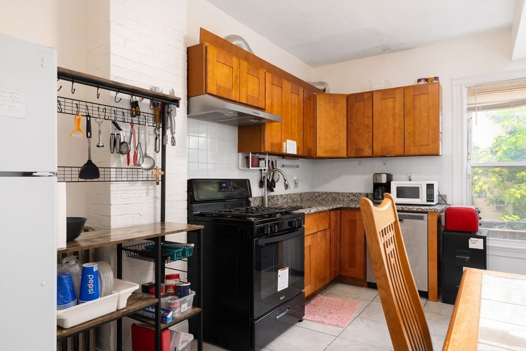 342-344 Bowdoin Street Boston — Photo 14 of 26