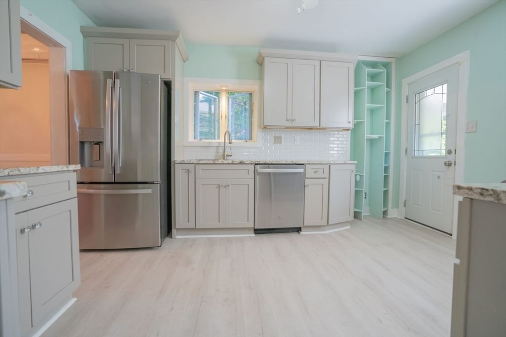 21 Oak Street Plymouth — Photo 17 of 32