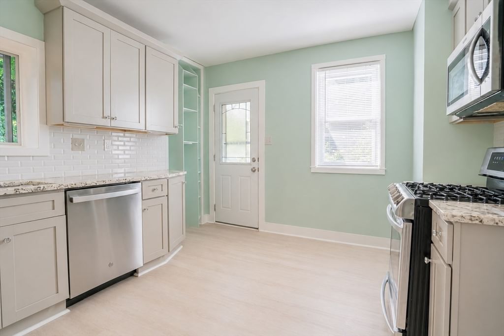 21 Oak Street Plymouth — Photo 18 of 32
