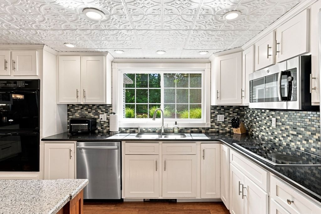 61 Breakneck Rd Sturbridge — Photo 13 of 42