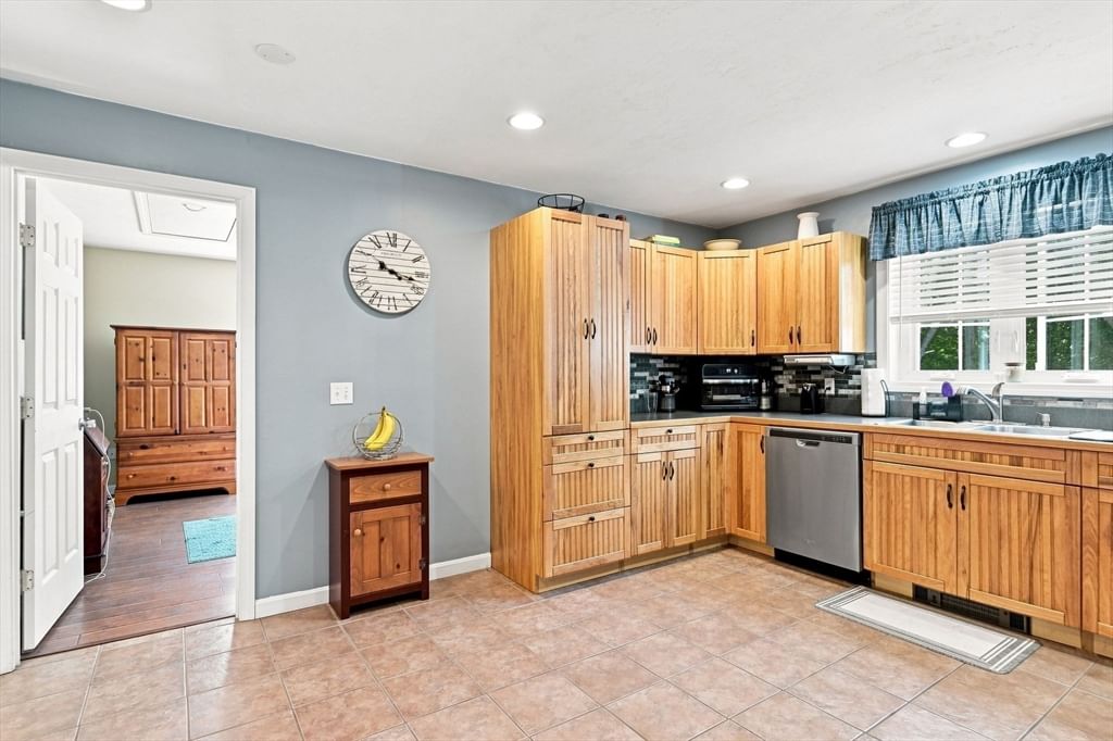 61 Breakneck Rd Sturbridge — Photo 32 of 42