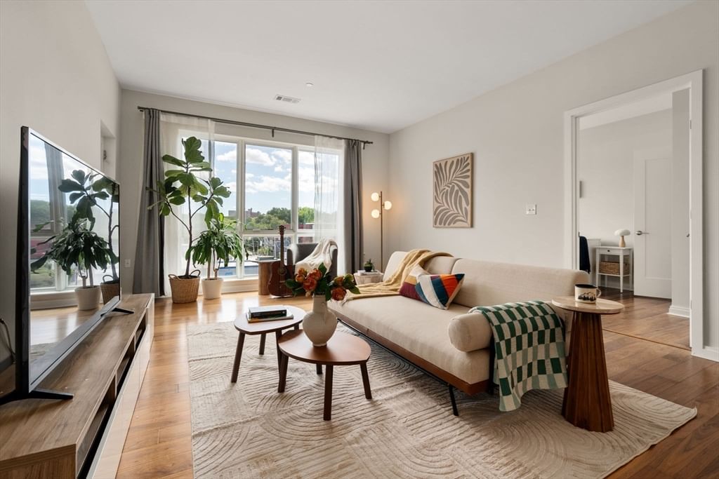 3531 Washington #421 Boston — Photo 2 of 20
