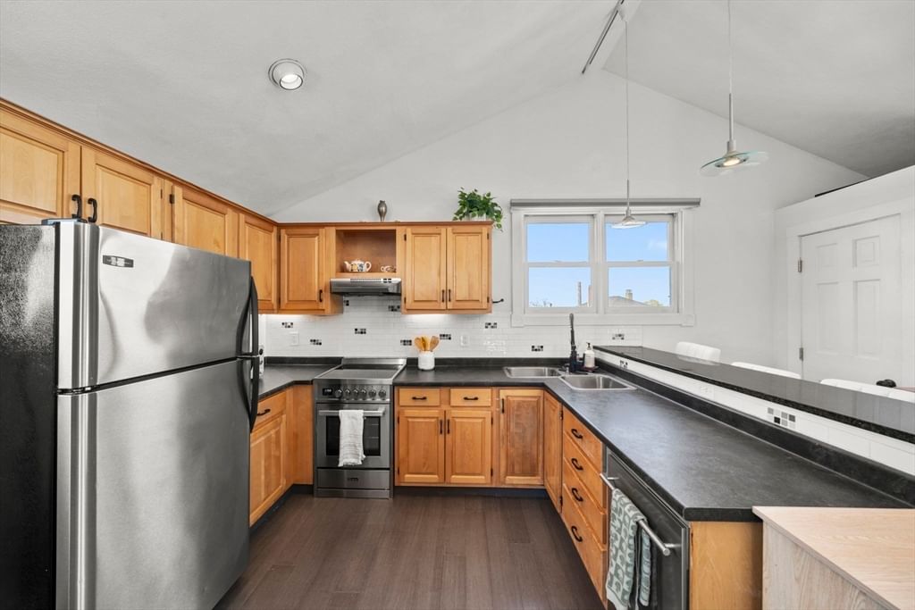 17 Millett St #3 Gloucester — Photo 11 of 22