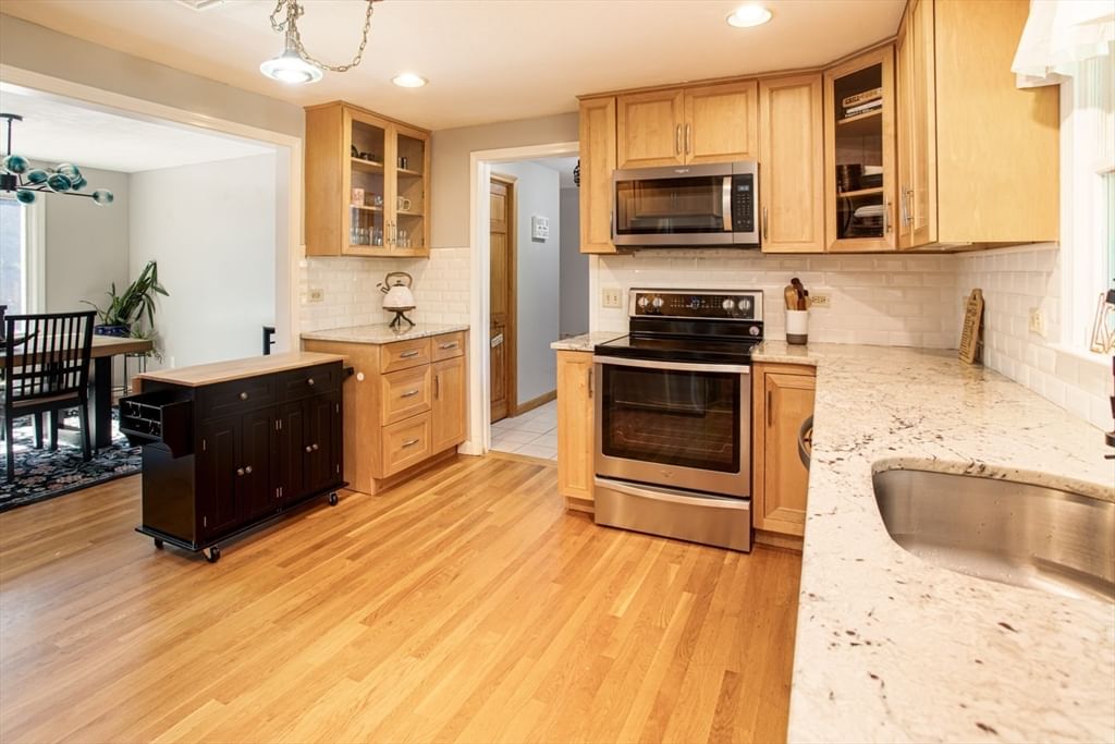 14 Shady Ln Wareham — Photo 10 of 41